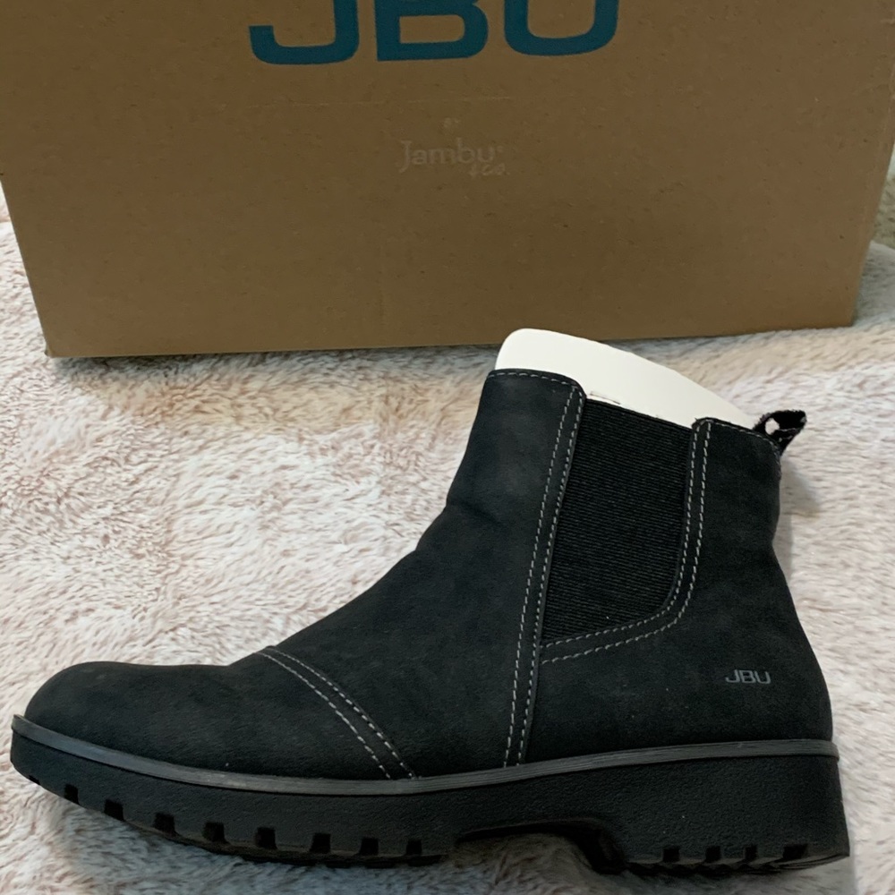 Black eagle Chelsea boots from JBU